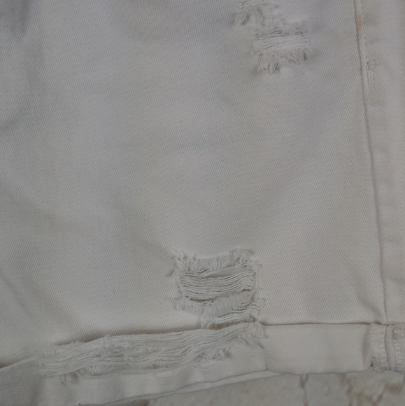 Mossimo destroyed white denim shorts - Picture 5 of 8